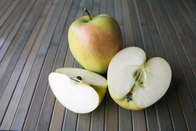 apple