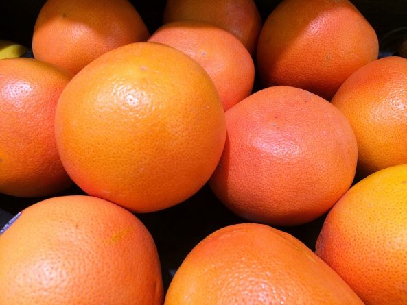 la toronja (el pomelo)