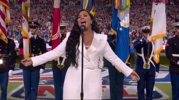 La interpretación de Demi Lovato del himno nacional de Estados Unidos en el Super Bowl. (02/02/2020)