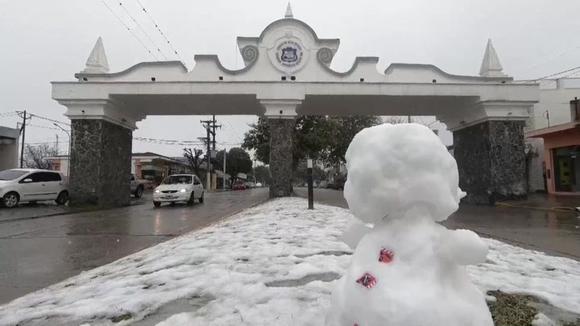 Argentina: Nieve cubre la ciudad de Córdova luego de 14 años