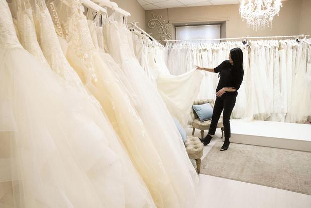 Las bodas  que se celebran ahora que la vacuna es masiva en Estados Unidos han ocasionado que los proveedores suban sus precios. (Foto: AP)