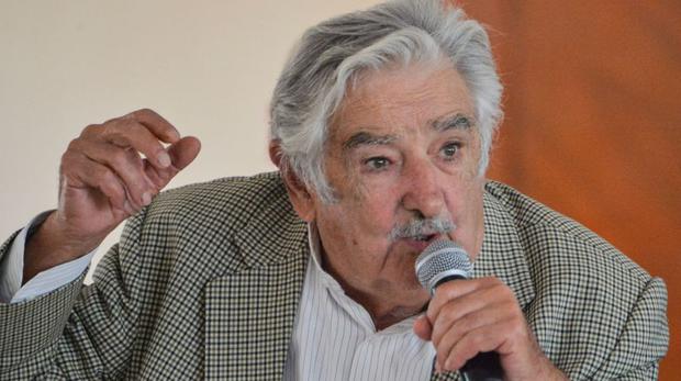 El ex presidente uruguayo, José Mujica, también encontró en la radio el mejor canal para dirigirse a su pueblo. Semanalmente conducía el espacio de 15 minutos "Habla el presidente", caracterizado por el conocido estilo campechano del líder uruguayo. (AFP)